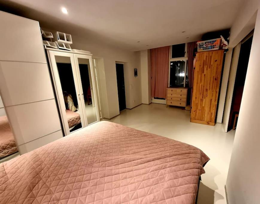 Norrebro Oasis - With 2 Cats - Families Only Lejlighed *